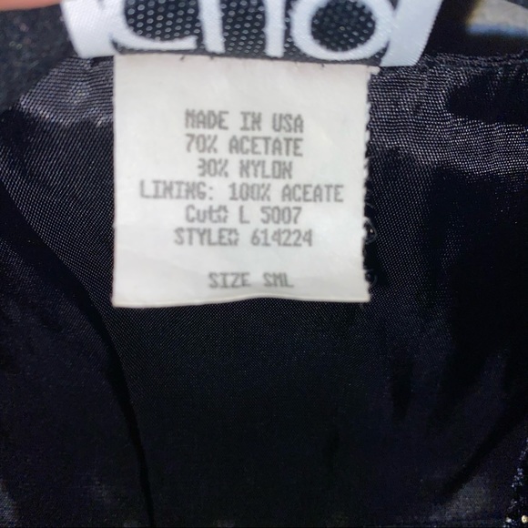 Clio Velvet Vest with Details Beads - Picture 4 of 9